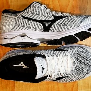 NEW Mizuno WAVEKNIT R2 Running Shoes
